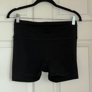 NWOT Athleta Accelerate 3” Bike Shorts